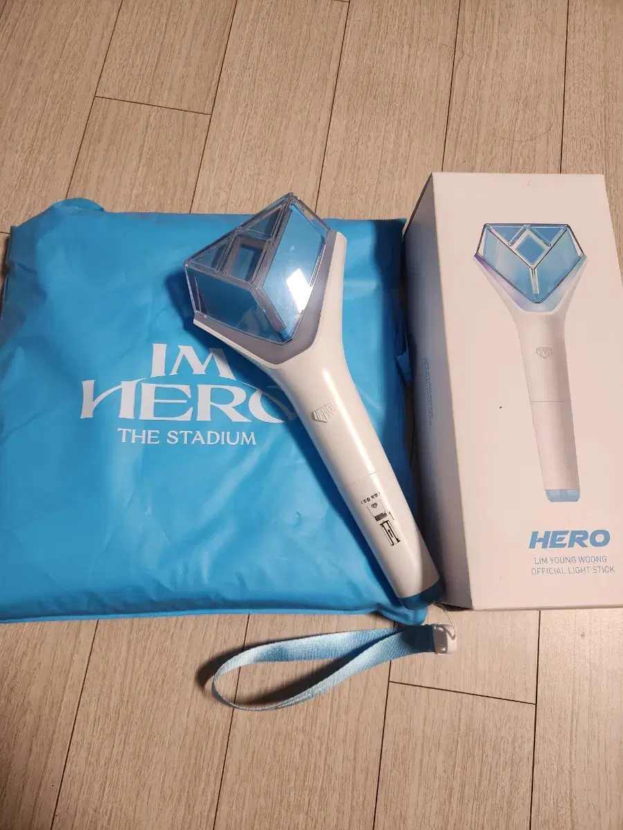 임영웅 응원봉 + 우비 팔아요 영웅시대 hero